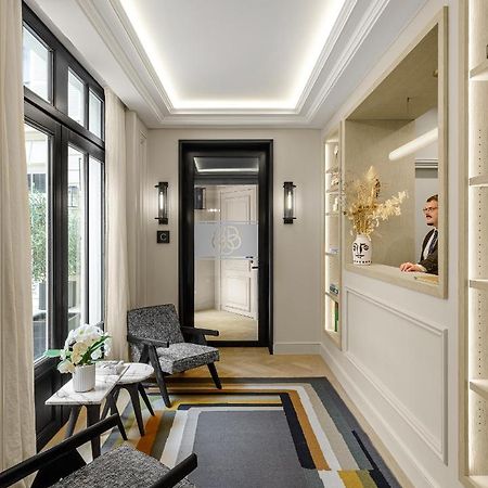 Black Door Paris Exterior photo